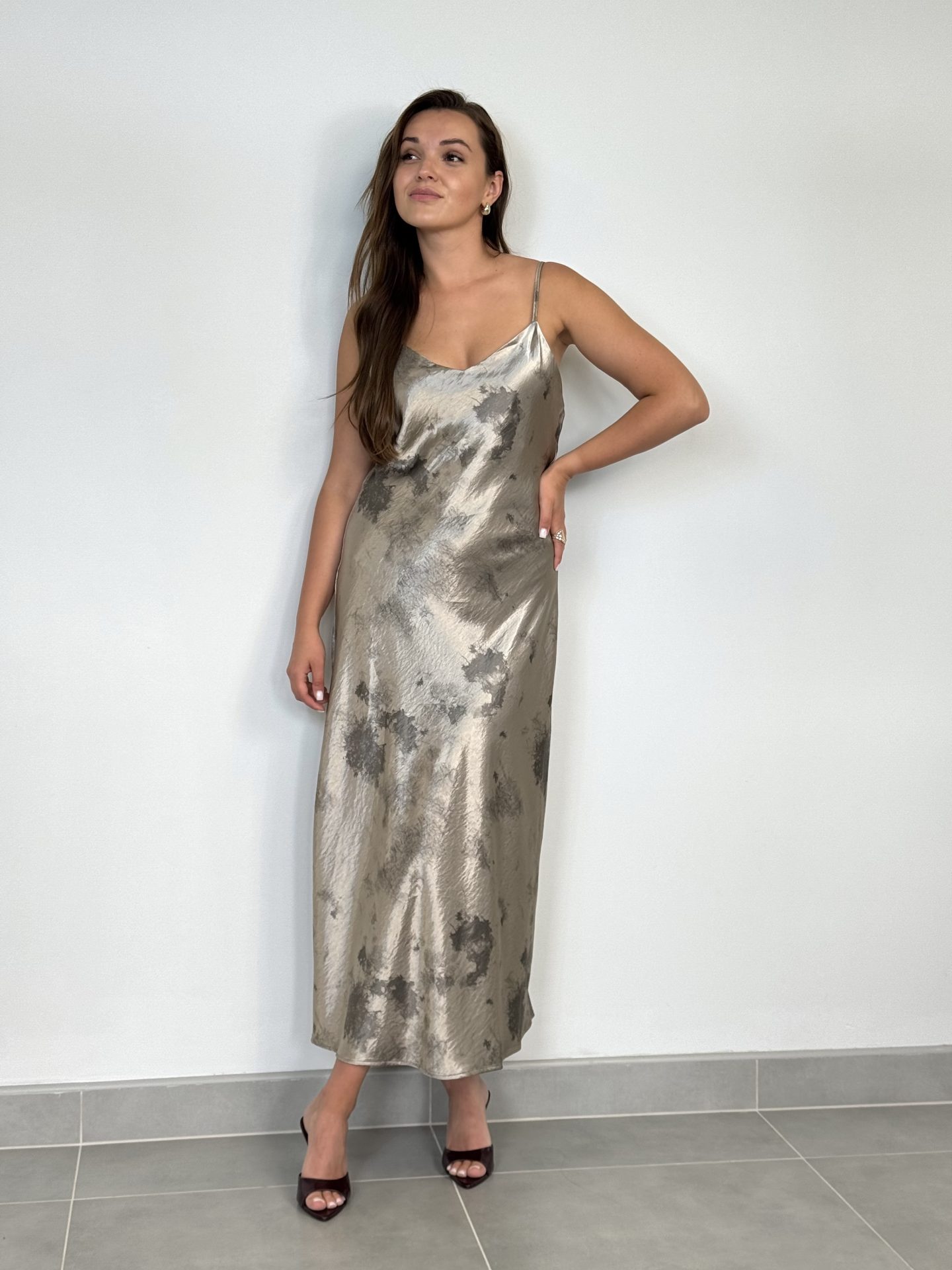 Satīna kleita - Image 5
