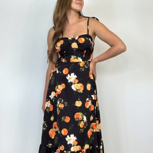 Kleita ar apelsīnu rakstu